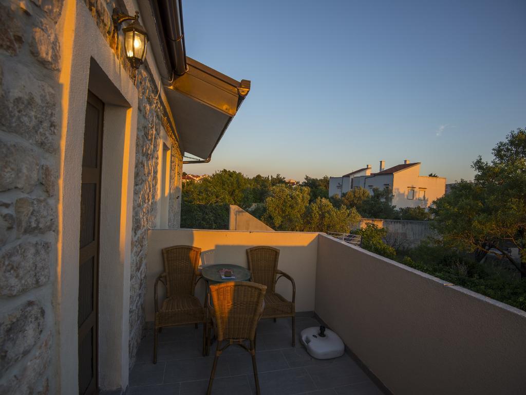 Apartments Punta Стариград-Пакленица Екстериор снимка
