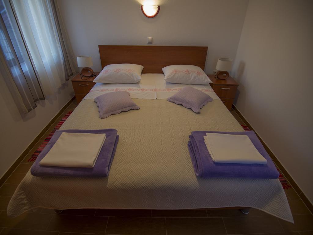 Apartments Punta Стариград-Пакленица Екстериор снимка