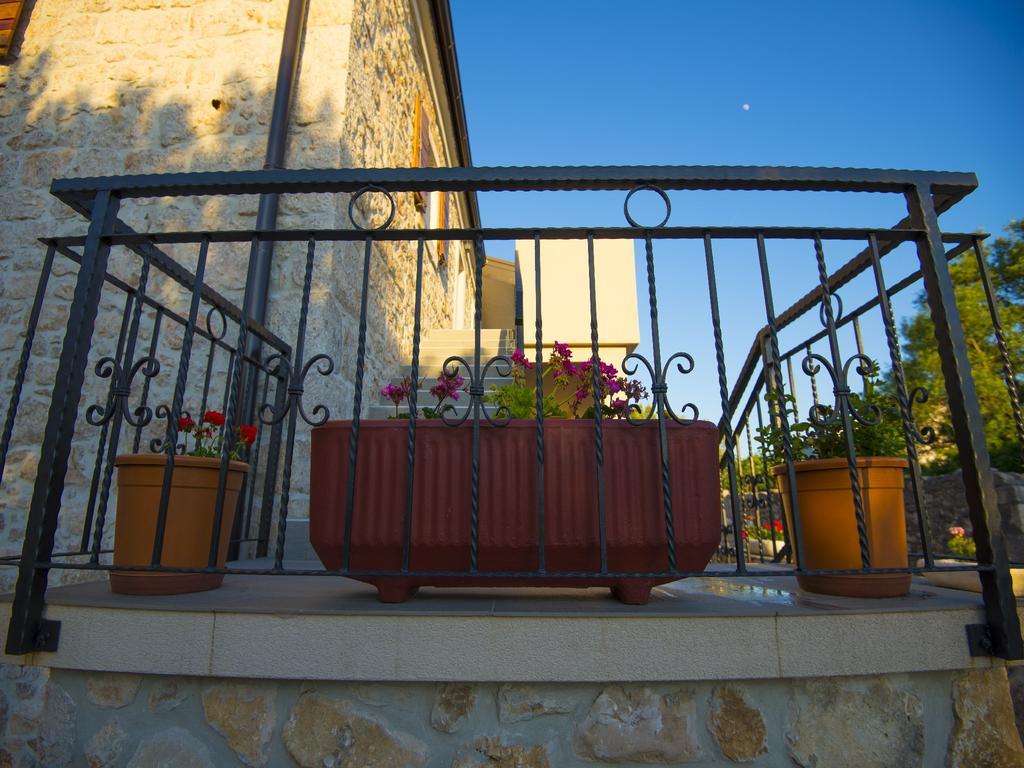Apartments Punta Стариград-Пакленица Екстериор снимка