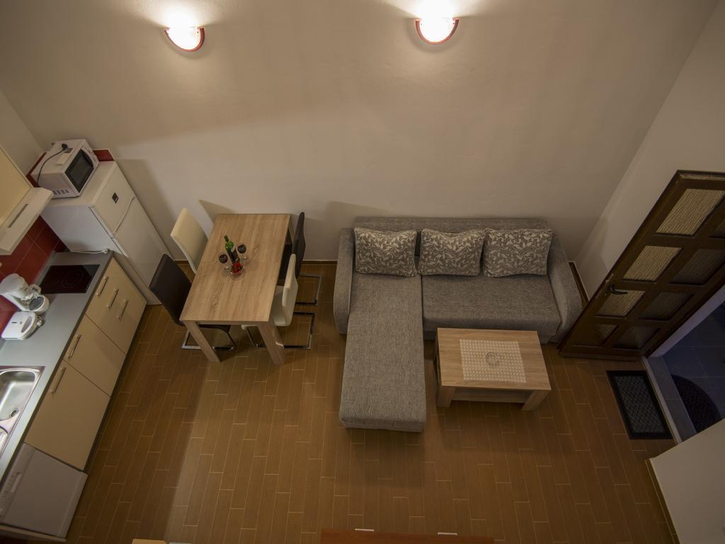 Apartments Punta Стариград-Пакленица Екстериор снимка