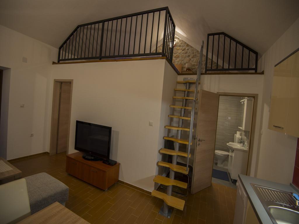 Apartments Punta Стариград-Пакленица Екстериор снимка