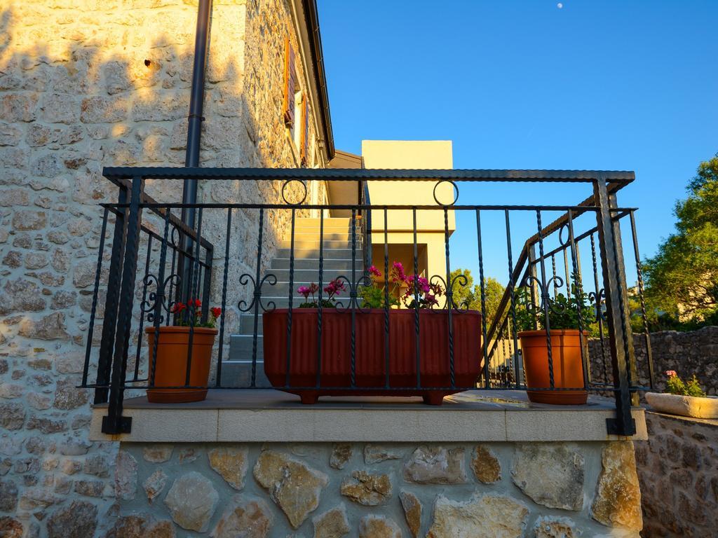 Apartments Punta Стариград-Пакленица Екстериор снимка