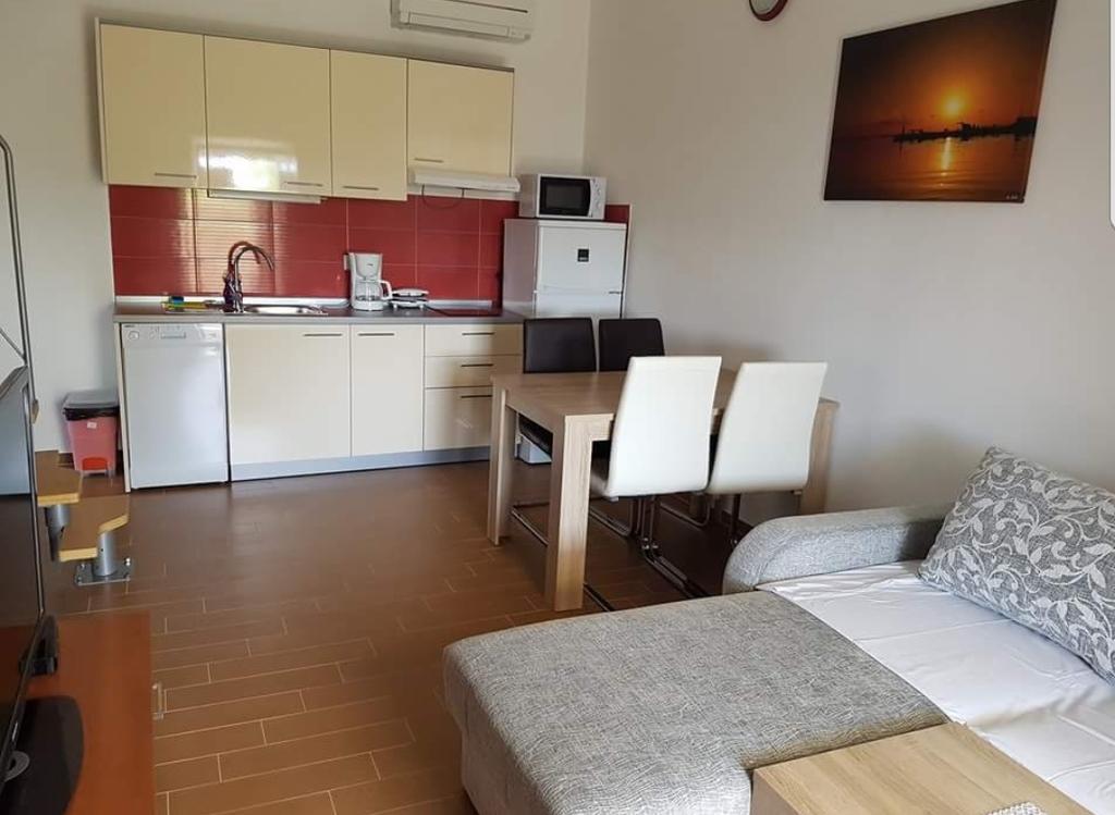 Apartments Punta Стариград-Пакленица Екстериор снимка
