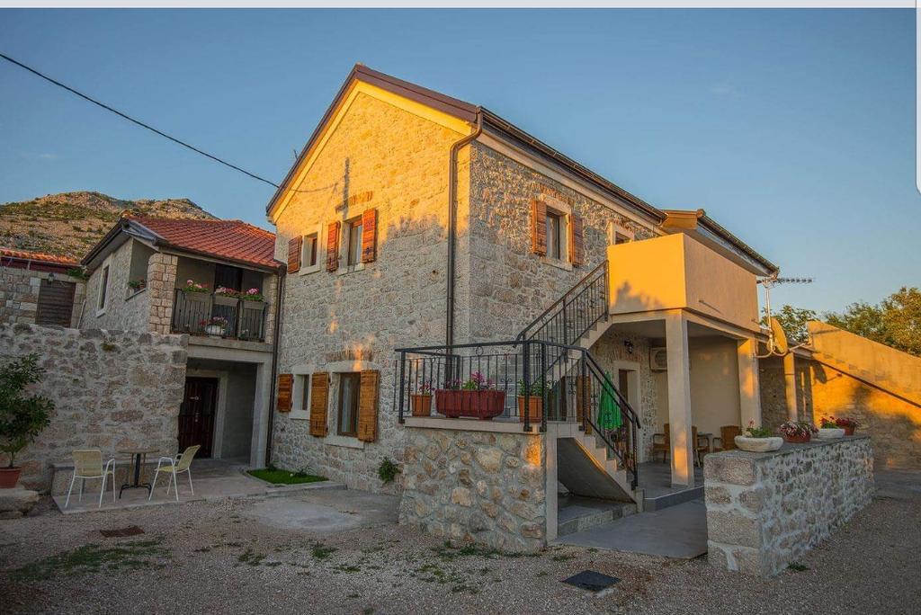 Apartments Punta Стариград-Пакленица Екстериор снимка